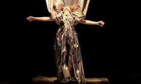 Les filles ne sont pas des poupées de chiffon