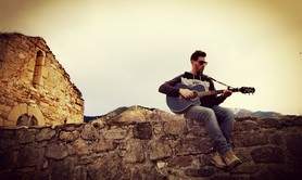 Elyonn L'Enchanteur - Animation musicale -  Chanteur Guitariste reprises pop folk