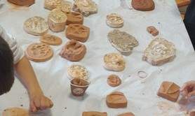 Atelier enfant moulage d’empreintes d’animaux avec PANPA