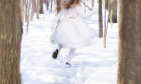 Sophie Pérès - La petite fille de neige et autres contes du temps de Noël