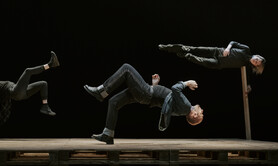  À vue · COMPAGNIE 32 NOVEMBRE - Magie