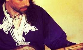 Gnawa Guembri  - Cours de guembri (Basse Gnaoua, Gnawa Bass)