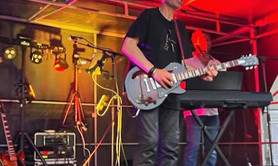 Arun - Acoustik Jukebox - Musiciens, chanteurs,  guitariste, pianiste et animation Dj.