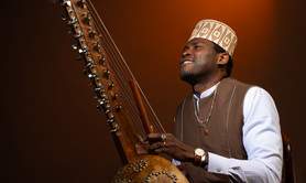 MAMADOU DRAME - MEDRA JALY - joueur de kora, propose animation, soirées et concerts.