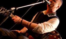 Julien Charbon - Animations musicales - Guitare-chant et/ou DJ