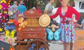 Claracroq'cartons - Clara l'artiste et son orgue de barbarie festif et envoûtant