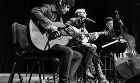 Le bon maître nous le pardonne - Swing Brassens