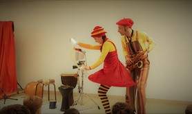 Illico Presto Compagnie -  Les fouineurs de bibliothèque