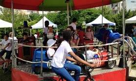 Le manège écocitoyen - Il faut pédaler pour le faire tourner