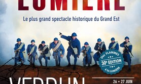 Spectacle Des Flammes à La Lumière