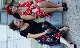 LES FILLES DE LA BASTILLE - CHANTEUSE DE RUE SUR PARIS SWING JAZZY PIAF...