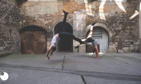 ACROBATE CIRCUS - FORMATION EN ACROBATIE ET MOUVEMENTS ACROBATIQUES