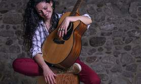 VALENTINE LADY STORY - Guitare Voix Stompbox (percussions elect.)