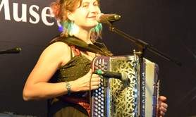 Valérie - Cours solfège, accordéon, sax, violon