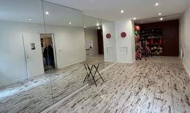 Location de 3 espaces : deux salles de danse et un bureau