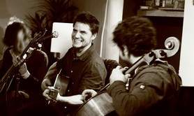 Laurent Villez Trio.VlllZ - Basse, Violoncelle , Guitare/Voix.