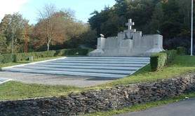 Le Monument aux Morts du Maquis des Manises et le Calvaire des Manises