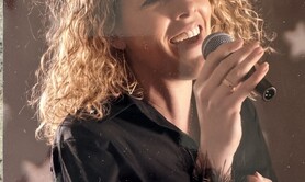 Peggy - Chanteuse pour vins d honneur / ambiance lounge piano bar