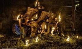 Burn 'n Light - Jongleurs, cracheurs de feu, échassiers, charmeurs de serpents, ...