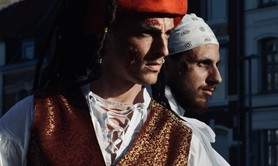 Jack l'acrobate et son équipage - Echassiers acrobatiques et acrobates