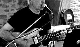 Nuccio - chanteur - -guitariste