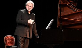 BACH OU L’INFINI AU BOUT DES DOIGTS