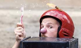 Compagnie En débordement - Gadjo-Clown Jongleur