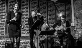 Hélène Makki trio They got me singing the blues