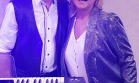 Béa - Chanteuse interprète en duo avec un musicien au synthé.