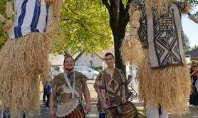 La marche des géants - Déambulation Marionnettes géantes
