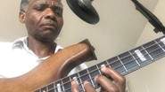 Bass&vocal  - Bassiste-chanteur en solo