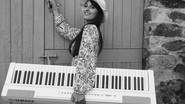 LILI PEARL  - Interprète piano-guitare/voix - Animation musicale pop/jazz
