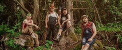 STEVE'N'SEAGULLS + LITTLE LEGS