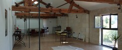 Location d'ateliers pour artisans ou artistes dans un bâtime
