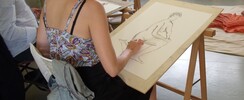 Séance de dessin  avec  modéle vivant