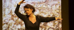 UNE POUPÉE DANS LA VITRINE - HOMMAGE A EDITH PIAF