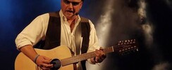 ALEX NOIR - GUITARISTE CHANTEUR POUR TOUT EVENEMENT 