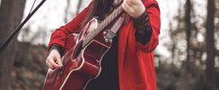 Leslie Deblonde - Chanteuse Guitariste