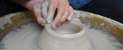 Tina Tourneur - Cours de poterie à Arles