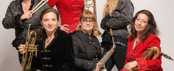 WHAT ELLE'S - Le Groove s'habille en Nanas