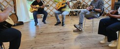 Association L'Imaginarium - Cours de guitare pour tous à la yourte 