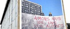 À droite le couteau