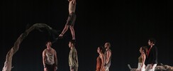 Circuspunto, Spectacle SOMOS - Théâtre-cirque contemporaine