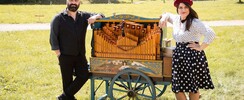CARTON Compagnie - Mr & Mme CARTON - chansons, amour et orgue de barbarie