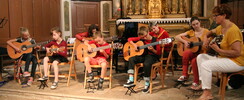Claudine BAS - Cours de violon, violoncelle, guitare