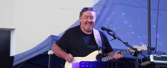 Alone Music - chanteur guitariste