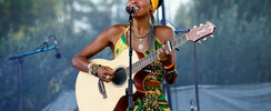 ZIKAHI - Chanteuse, musicienne, compositrice et interprète