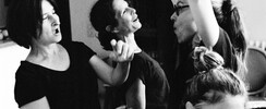 Sofia Gourjon - voix & mouvement, chant choral improvisé