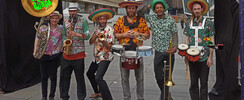 Mova Bunda - Fanfare Tropicale