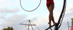 A Ta Taille - cirque & chansons - Solo pour deux personnages - Tout public, tendre et joyeux !
